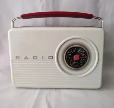 Caja tipo Lonchera en forma radio vintage - miniatura 1