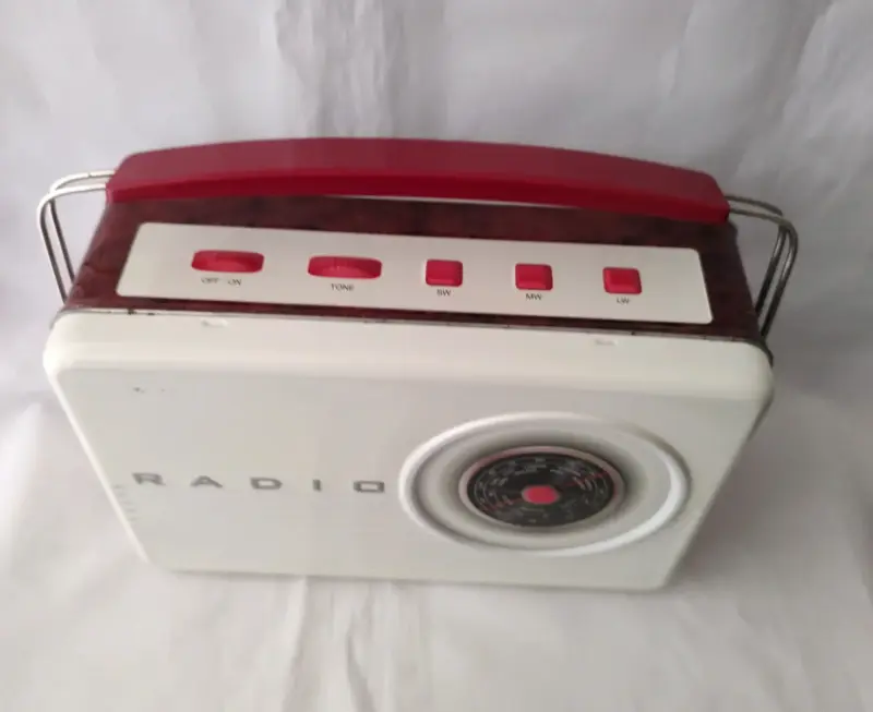 Caja tipo Lonchera en forma radio vintage - 2