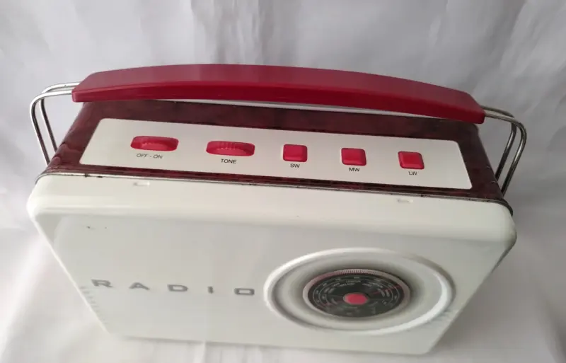 Caja tipo Lonchera en forma radio vintage - 4