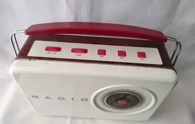 Caja tipo Lonchera en forma radio vintage - miniatura 4