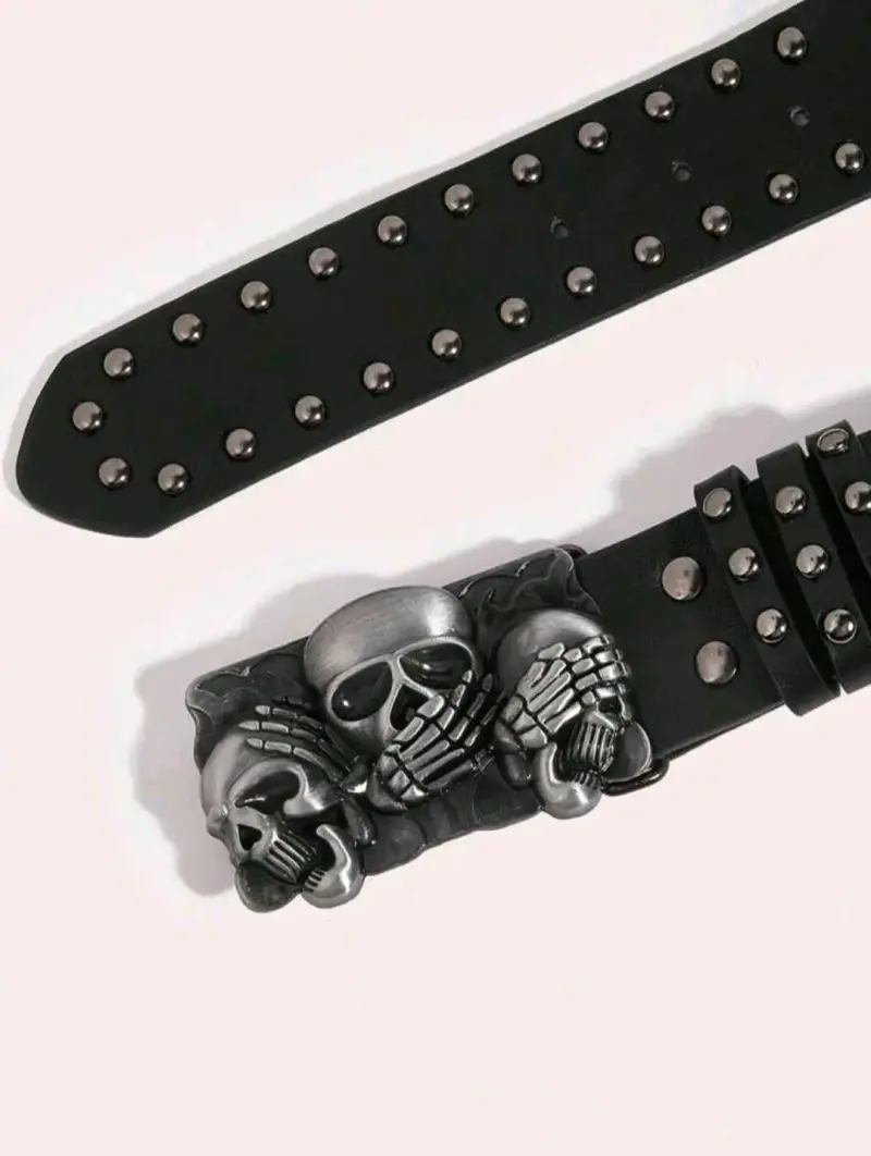 Cinturón negro con calaveras - 2
