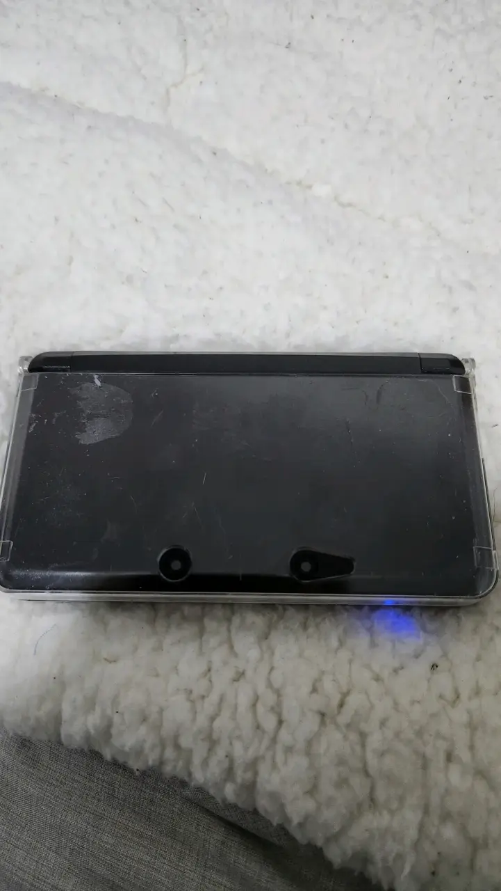 Nintendo 3DS old con juegos ds PES y FIFA - 5