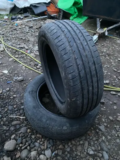 Par de neumáticos 205/60R16 - miniatura 1