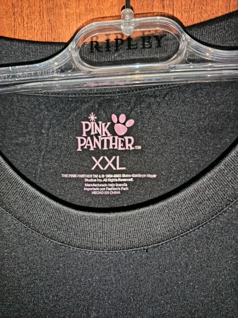 Polera negra Pink Panther con diseño brillante - 3
