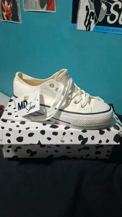 Zapatillas blancas de lona MR Shoes - miniatura 1