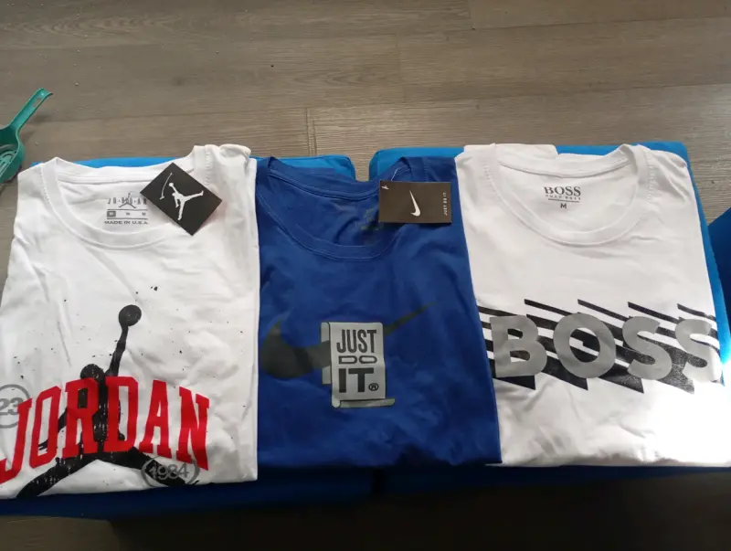 Pack de poleras Nike, Armani y Puma - 4