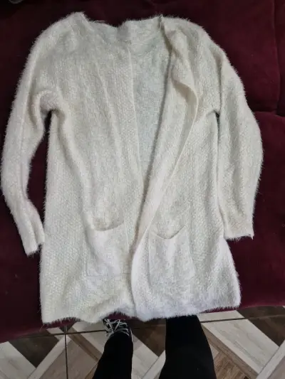 Chaqueta infantil con capucha y estrellas - miniatura 2