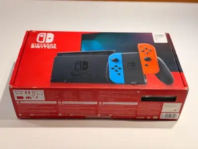 Consola Nintendo Switch con Joy-Con rojo y azul - miniatura 1