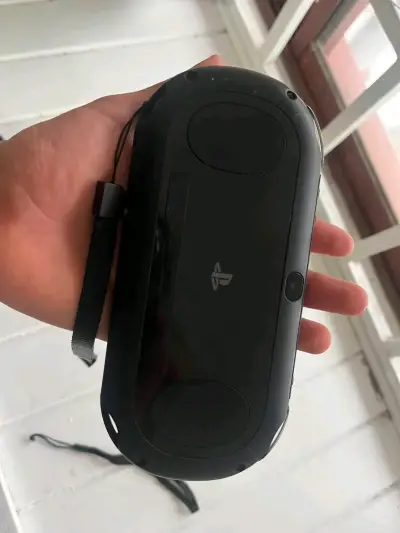 PSVITA 2000 - miniatura 3
