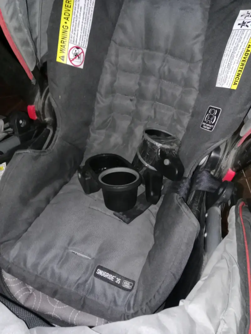 Coche de bebé plegable negro y rojo - 2