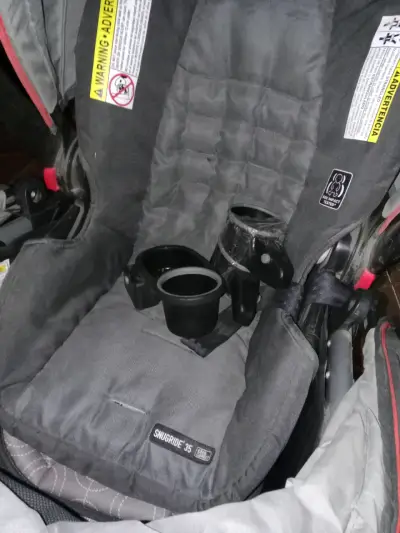 Coche de bebé plegable negro y rojo - miniatura 2