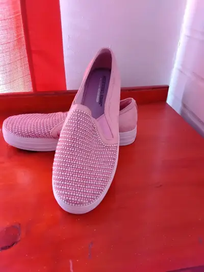 Zapatillas Skechers rosadas con brillantes - miniatura 1