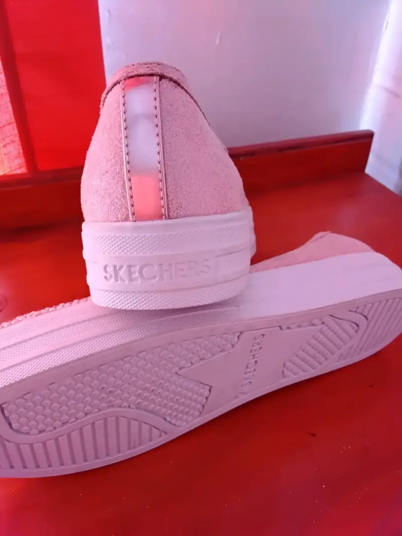 Zapatillas Skechers rosadas con brillantes - 3