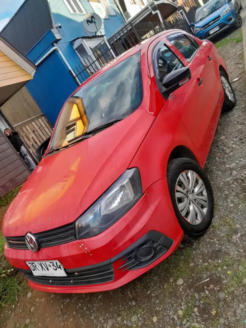 Volkswagen Gol 2017 rojo en buen estado - 1