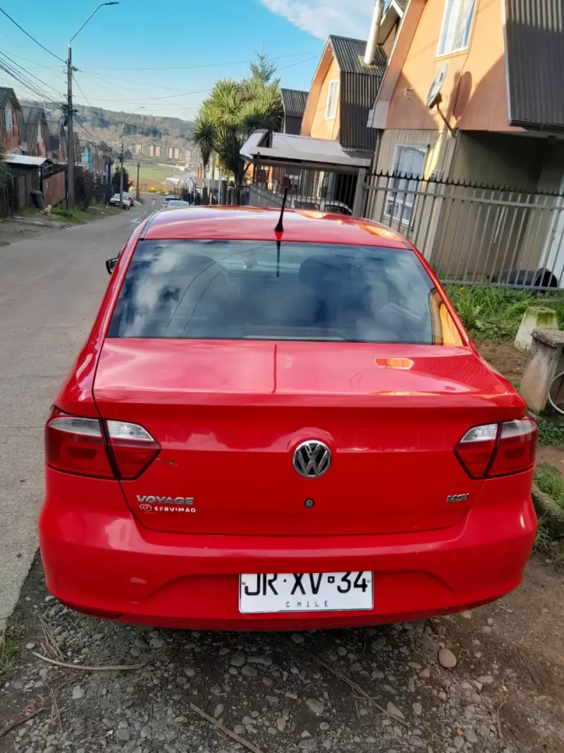 Volkswagen Gol 2017 rojo en buen estado - 2