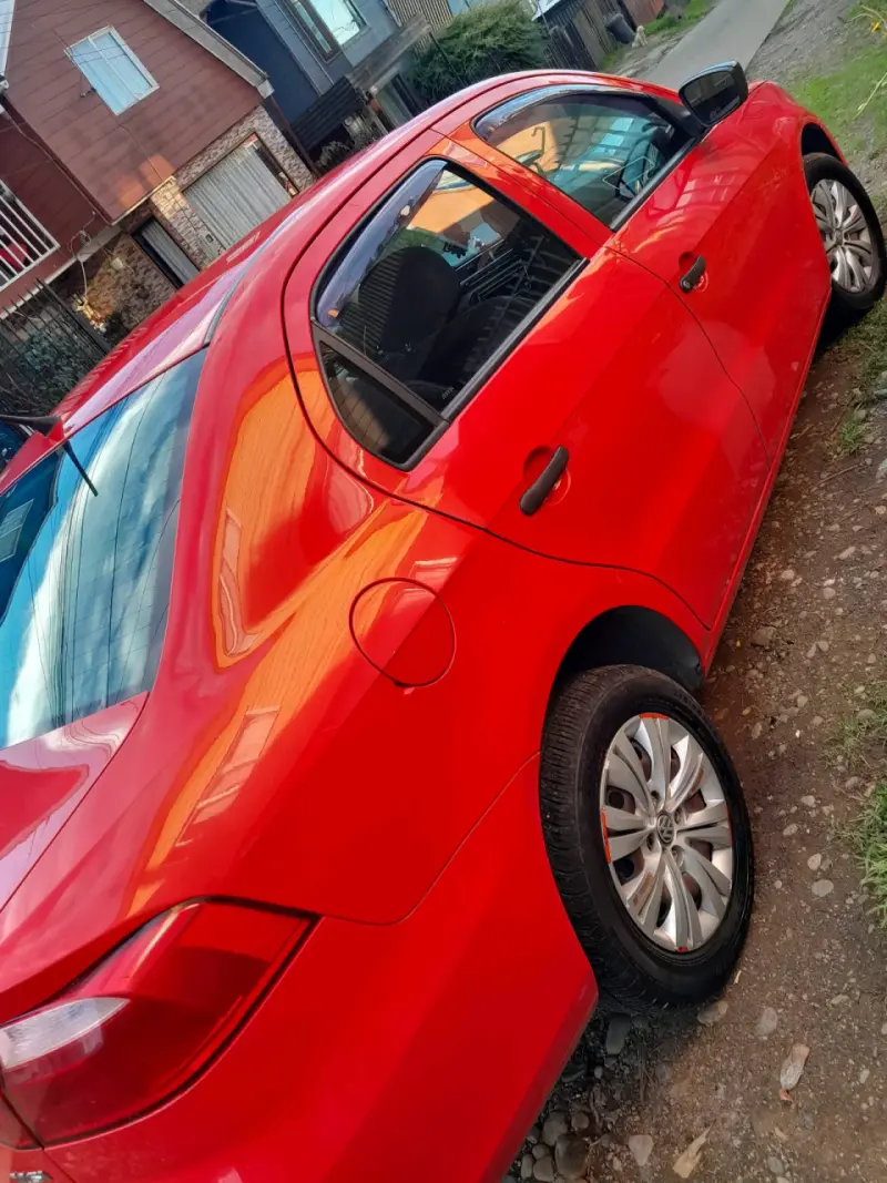 Volkswagen Gol 2017 rojo en buen estado - 3