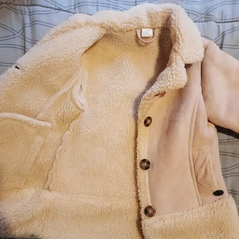 Abrigo infantil de piel sintética beige - 2