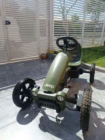 Kart a pedales Jeep verde para niños - miniatura 2