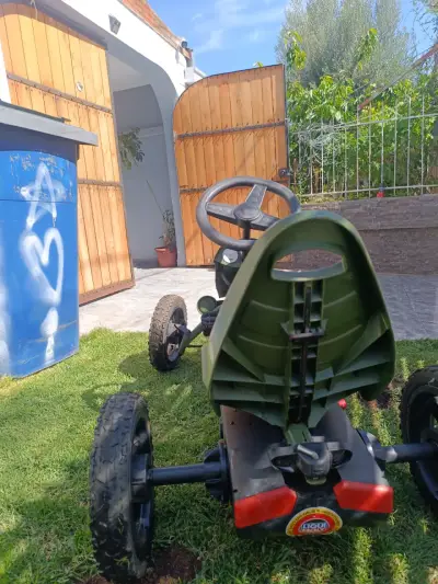 Kart a pedales Jeep verde para niños - miniatura 4