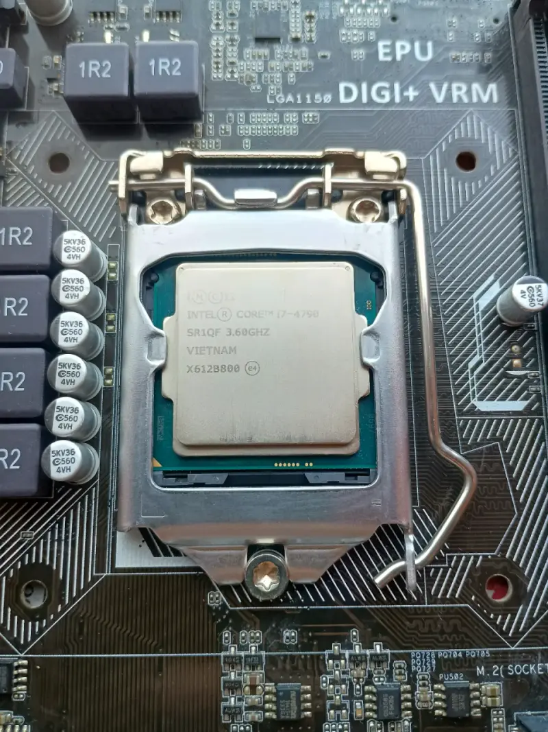 Placa madre ASUS Z97-E USB 3.1 con cpu i7 4790 - 2