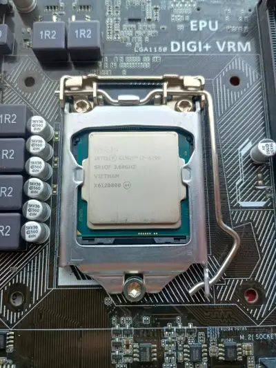 Placa madre ASUS Z97-E USB 3.1 con cpu i7 4790 - miniatura 2