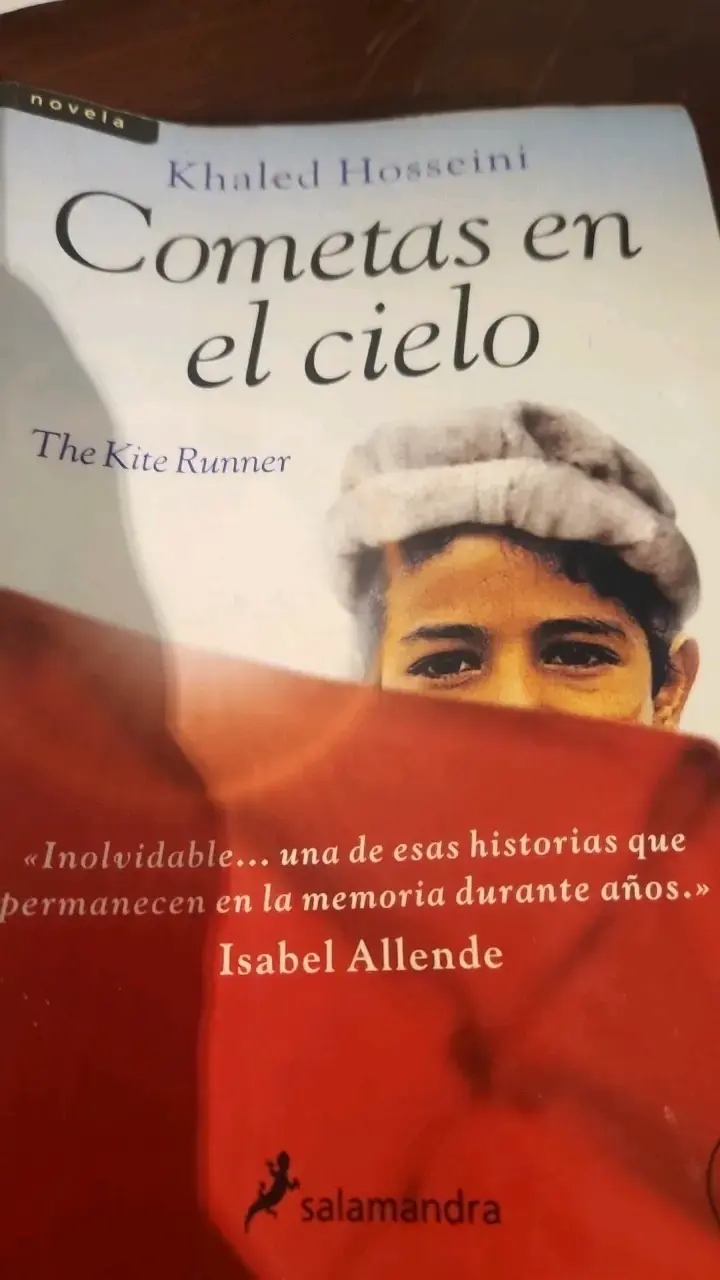 Libro Cometas en el Cielo de Khaled Hosseini