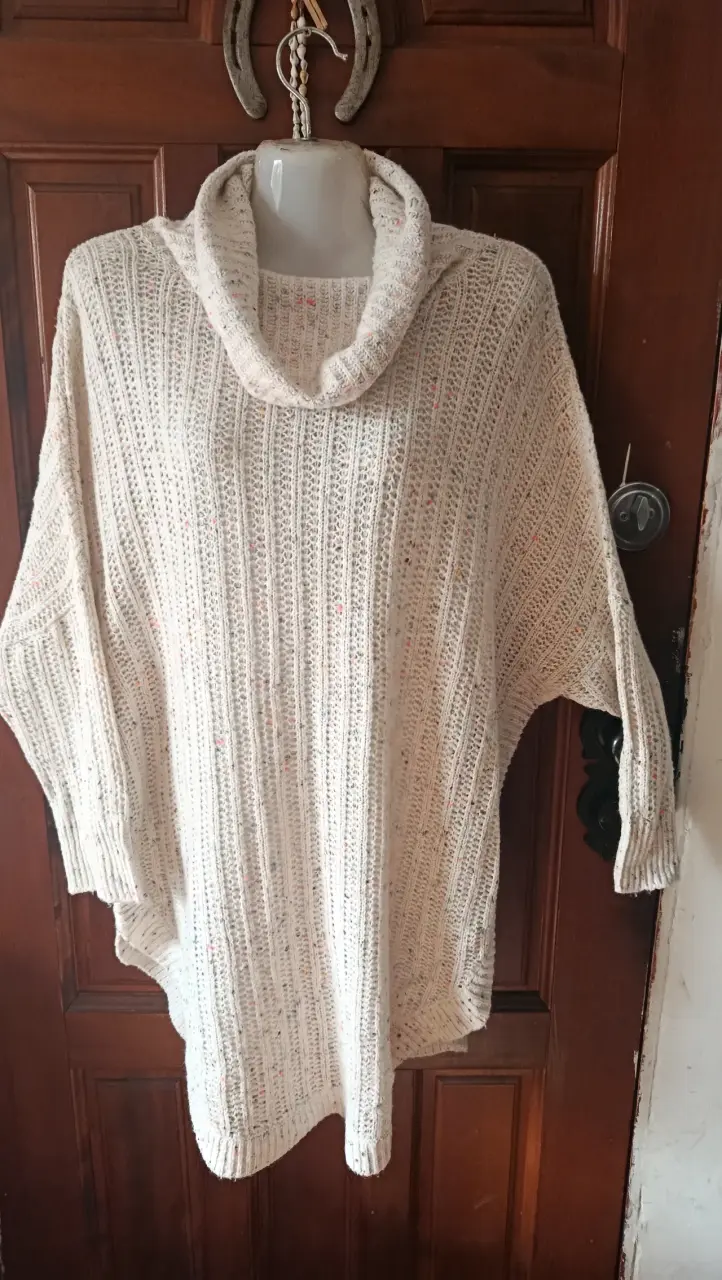 Suéter de lana beige suave para mujer - 5