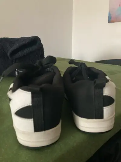 Zapatillas negras con estrella blanca Starter - miniatura 2