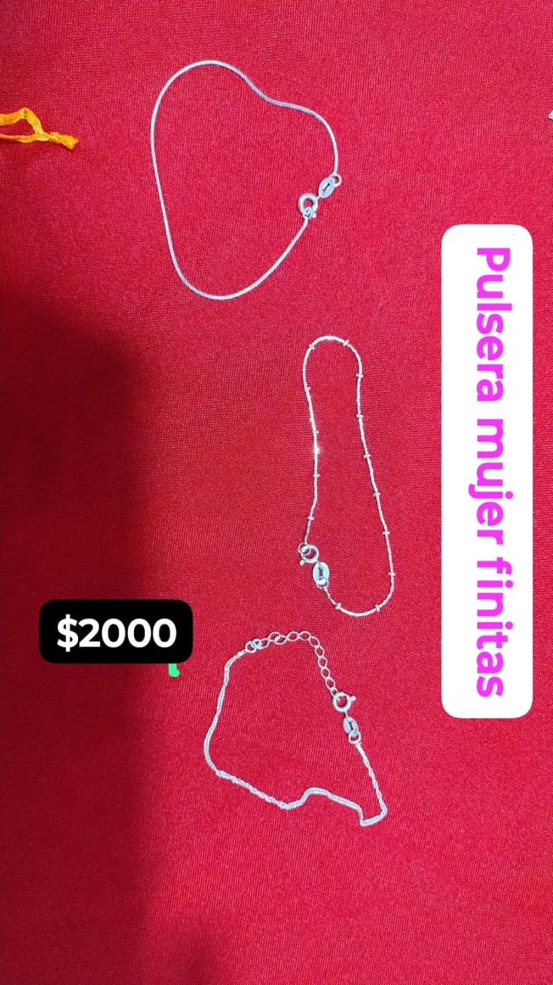Pulseras de plata con dijes decorativos - 2
