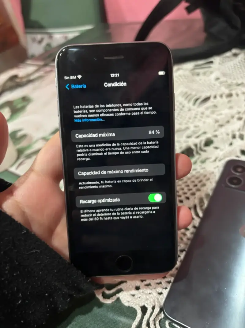 iPhone 6s gris en buen estado - 3