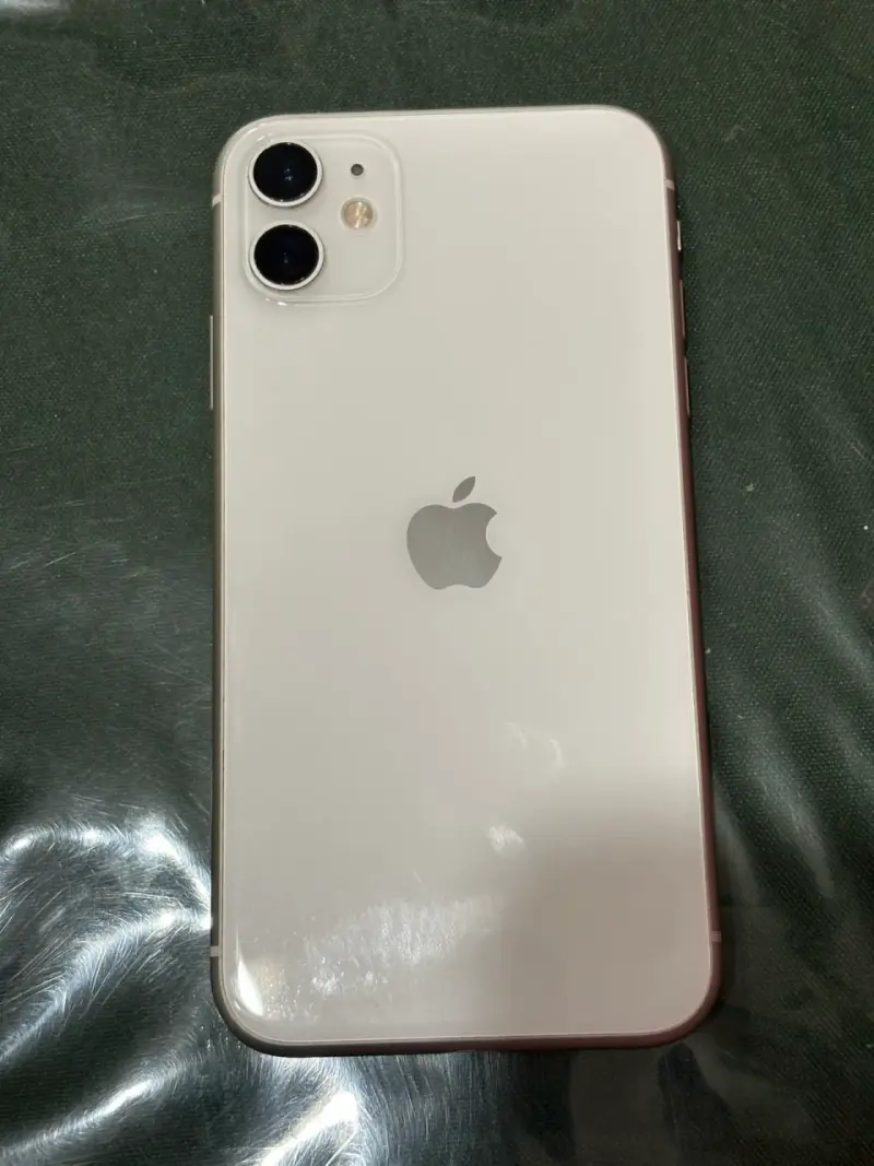 iPhone 11 con detalle - 2