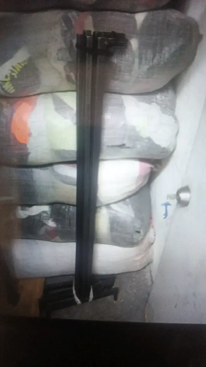 Lote de ropa usada en sacos - 2