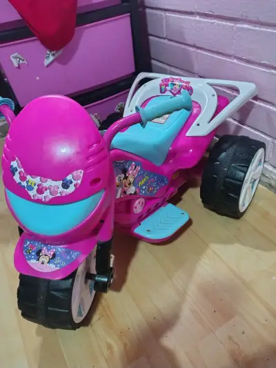 Moto eléctrica infantil Minnie Mouse rosa - miniatura 3