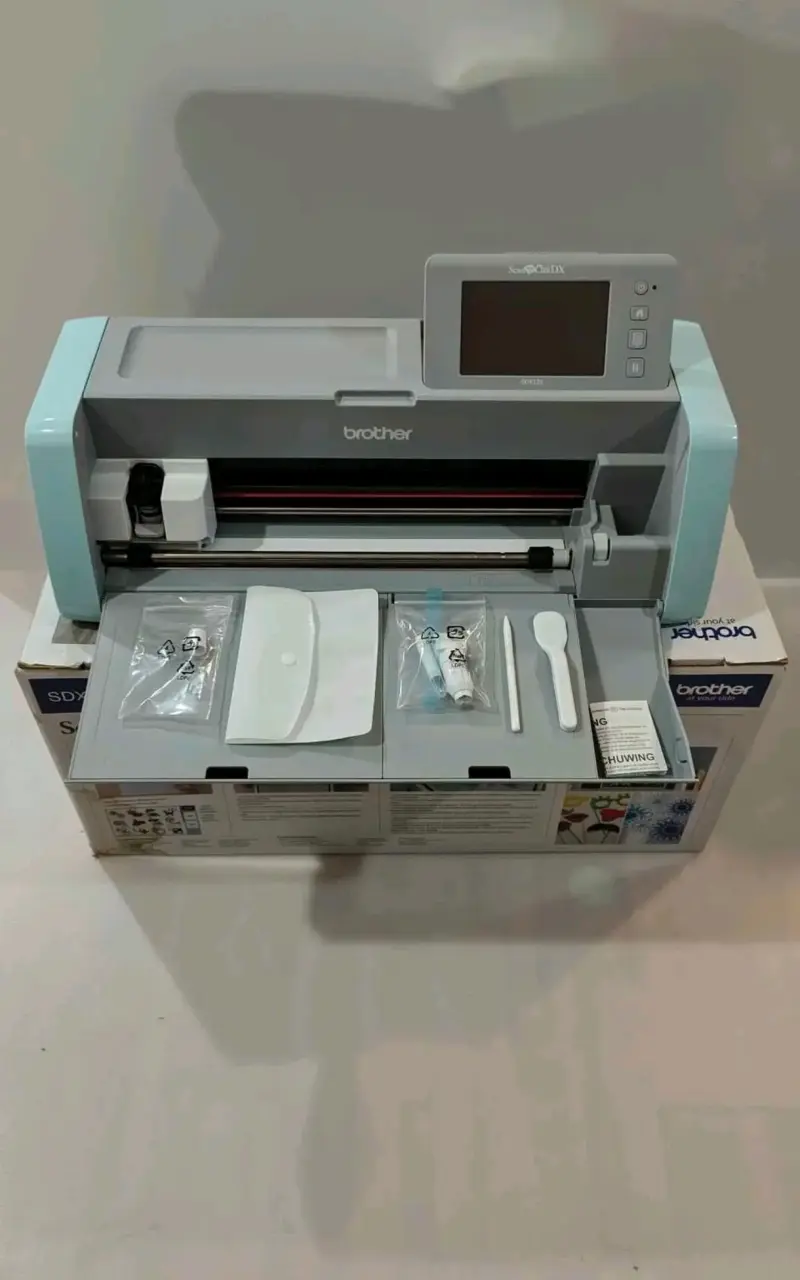 Plotter de corte Brother SDX125 *CONVERSABLE* - 1