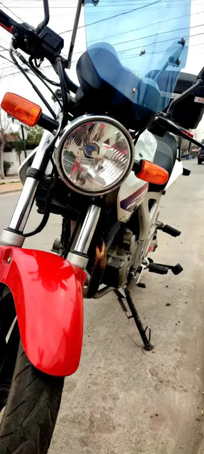 Moto honda cbx 250 - miniatura 4