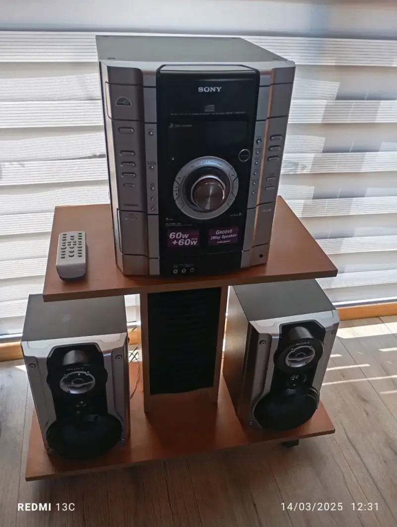 Sistema Sony MHC-RG121 con parlantes - 3