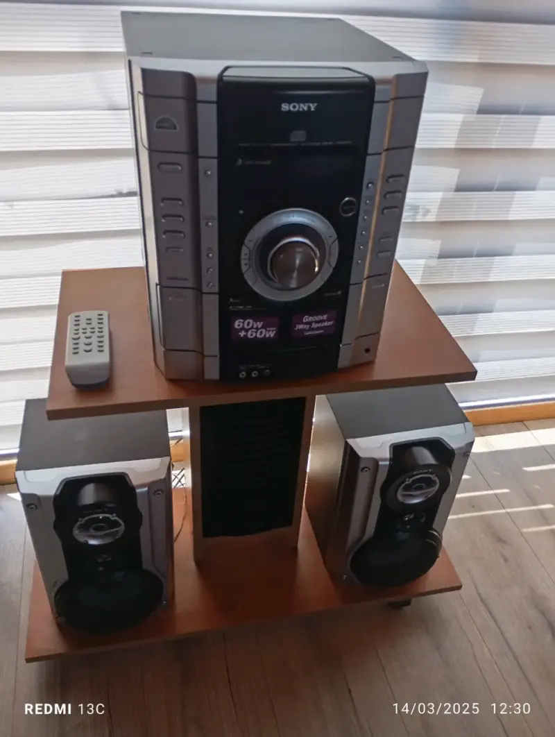 Sistema Sony MHC-RG121 con parlantes - 4