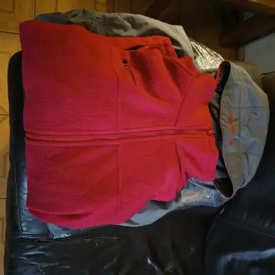 Chaqueta Columbia gris con capucha - miniatura 4