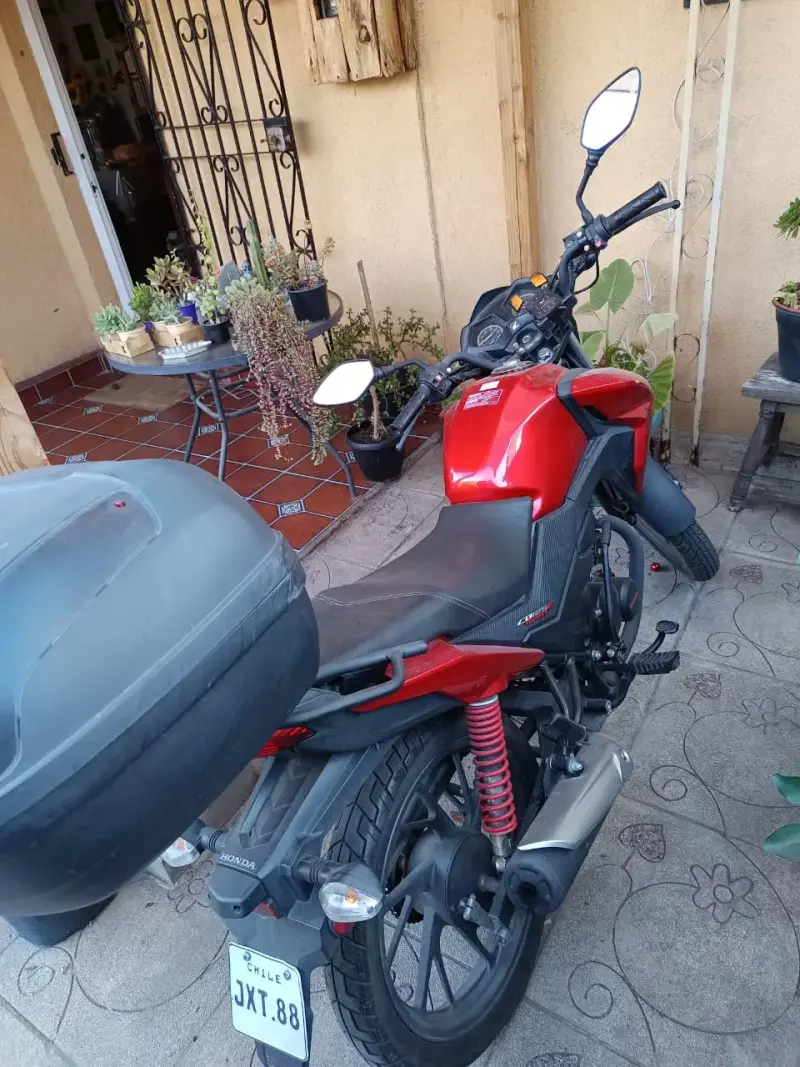 Moto Honda CB 125 F (2019) 22.000 km con baul - 2