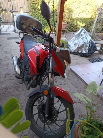 Moto Honda CB 125 F (2019)  22.000 km con baul - miniatura 3