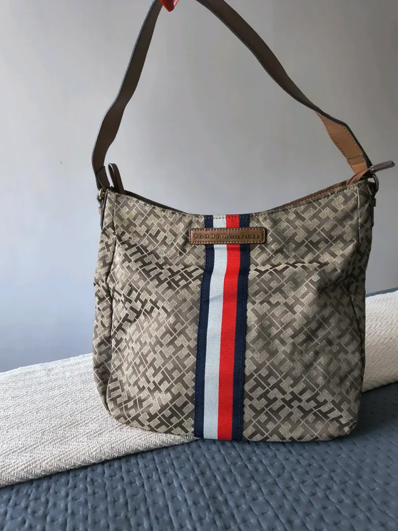 Bolso Tommy Hilfiger con diseño geométrico - 1
