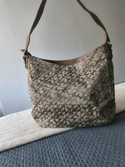 Bolso Tommy Hilfiger con diseño geométrico - miniatura 3