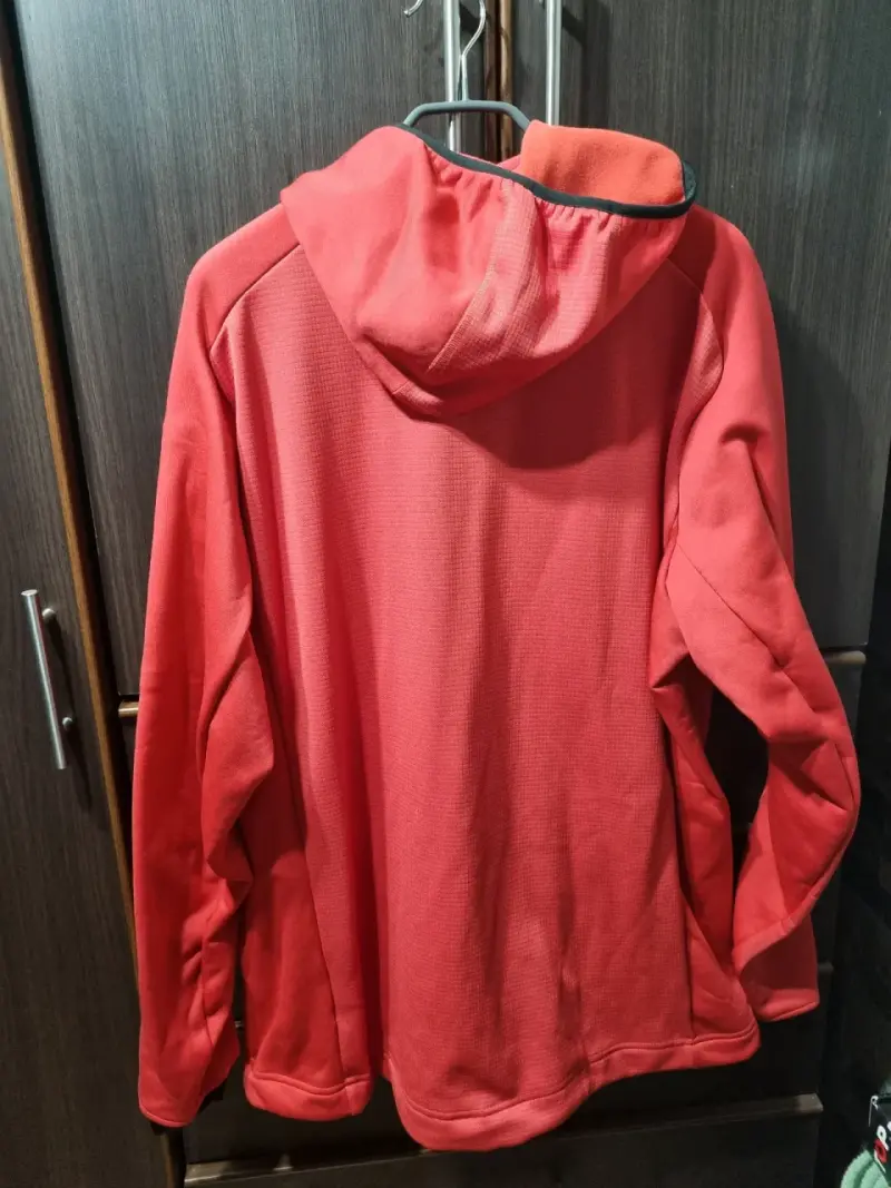 Chaqueta Adidas Terrex roja con capucha - 3