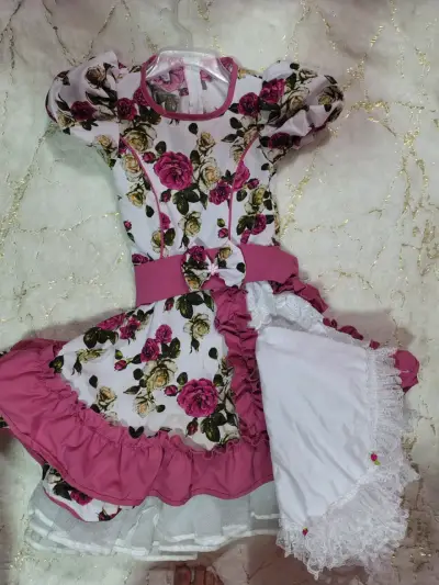 Vestido infantil de cueca  floral con volantes - miniatura 3