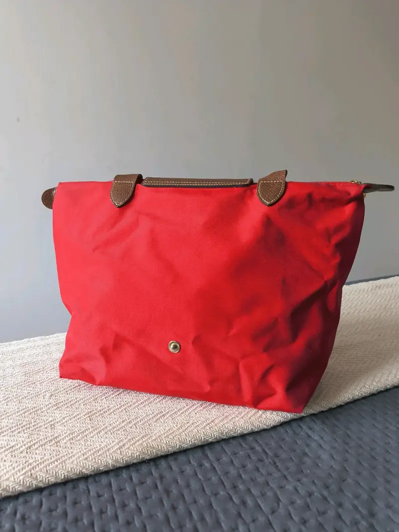 Bolso tote rojo con asas de cuero - 2