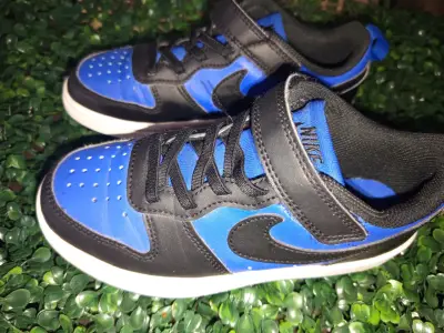 Zapatillas deportivas nike negras y azules - miniatura 2