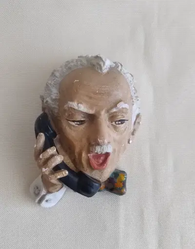 Abuelo  Hablando Por Teléfono Vintage Yeso - miniatura 1
