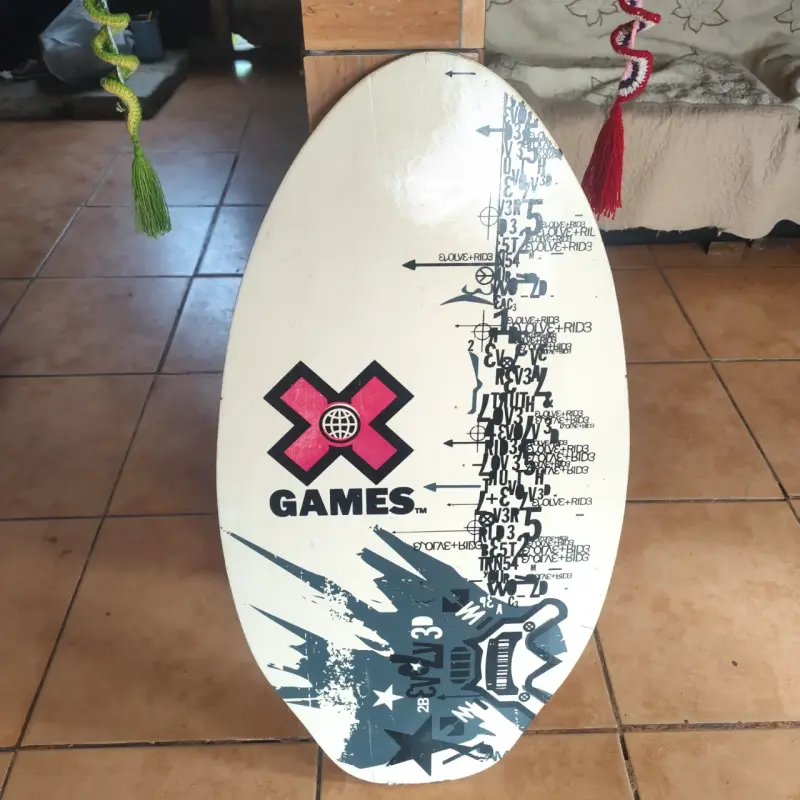 Tabla de skimboard X Games diseño gráfico