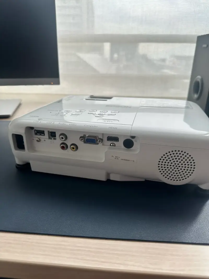 Proyector Epson PowerLite S41+ - 2