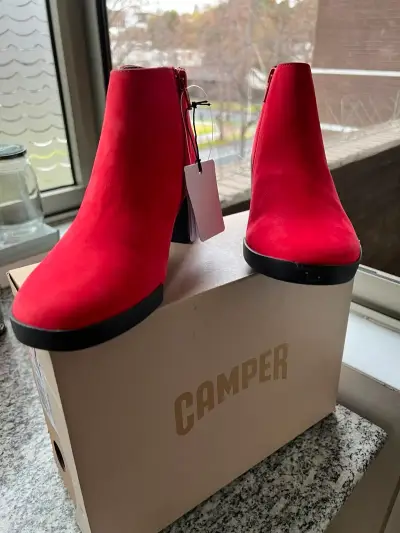 Botines rojos Camper nuevos - miniatura 1